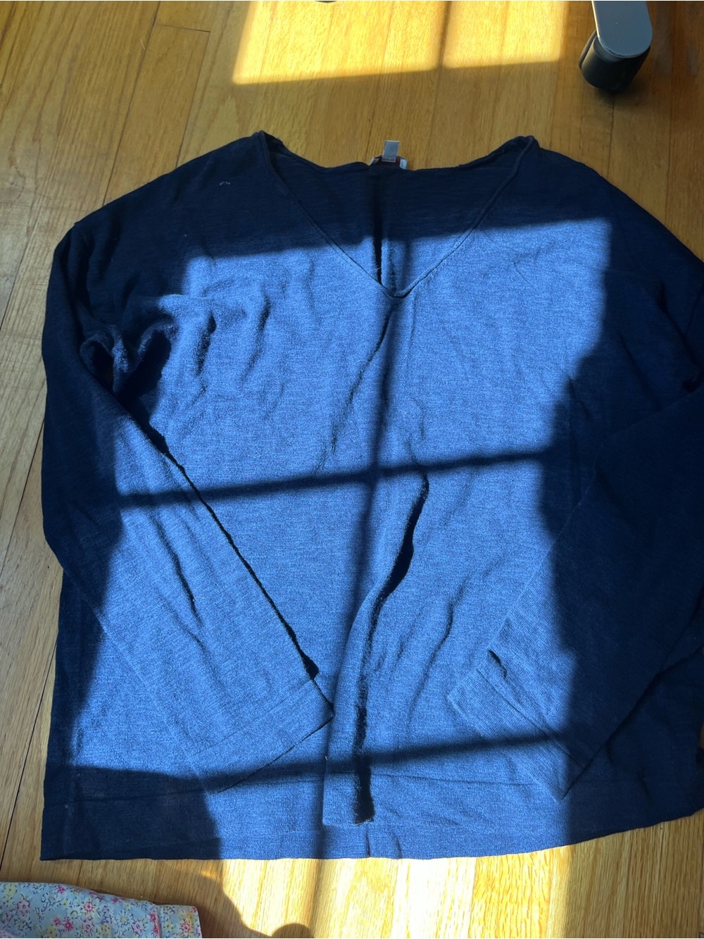 Gap navy sweater